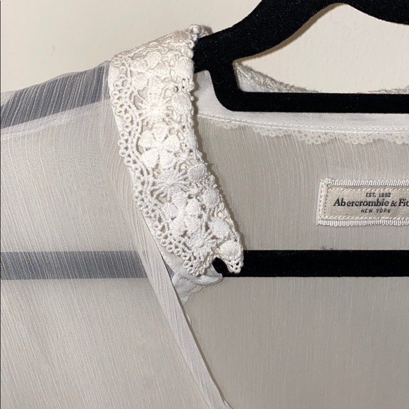 A&F NWOT White button up top - Picture 3 of 7